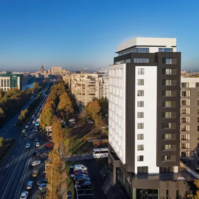 Union Plaza Hotel Hotels near Titan Park
