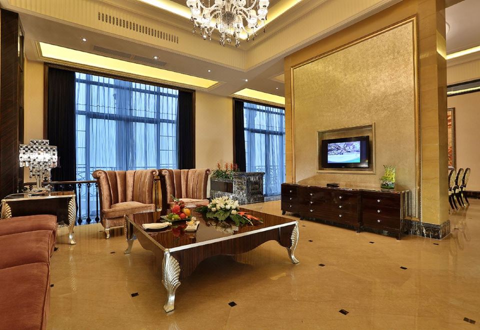 Howard Johnson Agile Plaza ChengduPresidential Suite (180° Scenic View + Private Balcony)