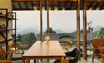 Weichi Qianshan Boutique B&B