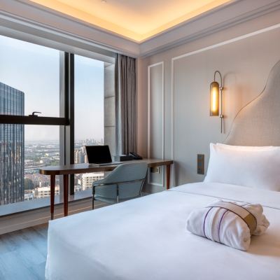 豪華大床房（落地窗+小冰箱+投屏電視） 蘇州金雞湖美居飯店優惠