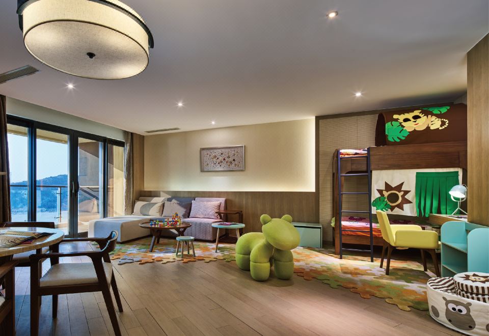 家庭套房 超大床 海景