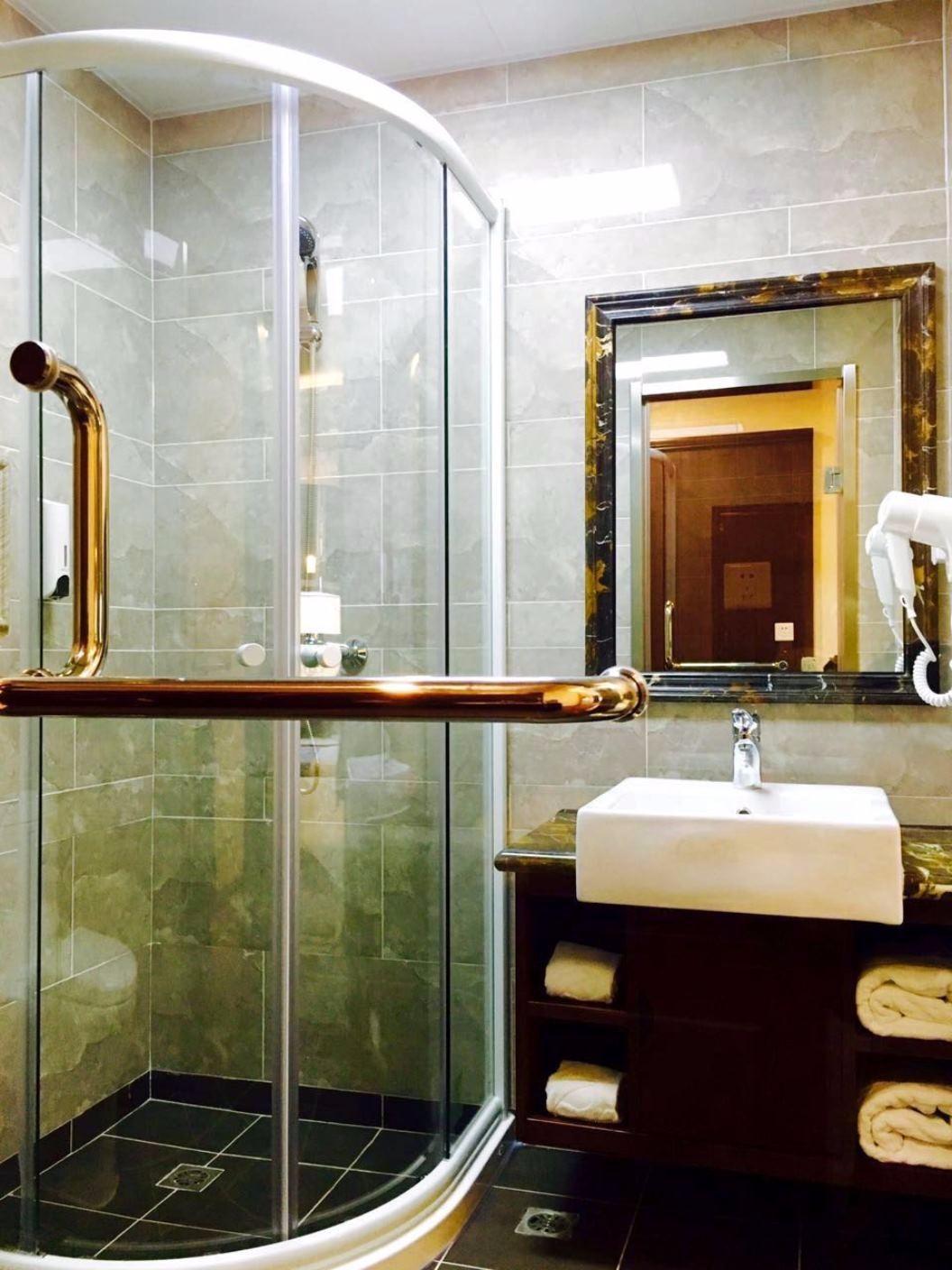 林间墅观景家庭房