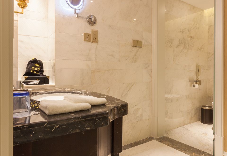 Hangzhou West Lake Zhongwei Xiangyi HotelDeluxe Business Suite