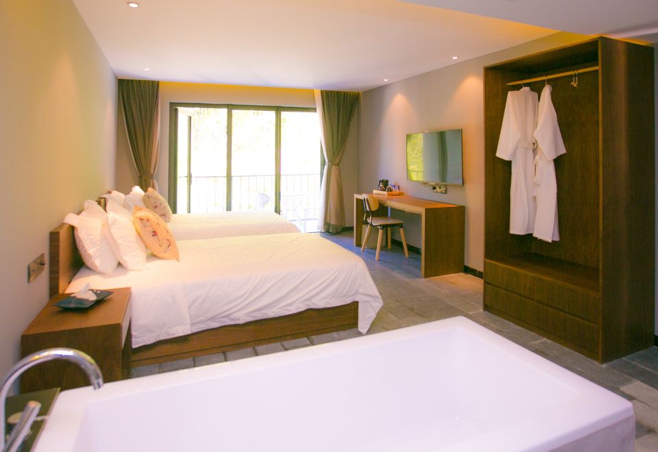 Mountain-view Twin Room