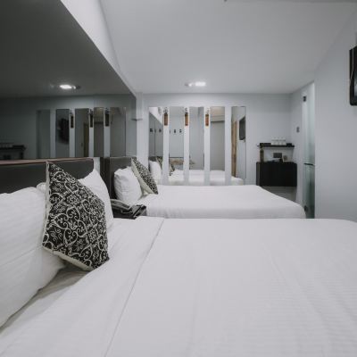 天窗家庭房 新加坡胡桃樹酒店 （Staycation Approved）優惠