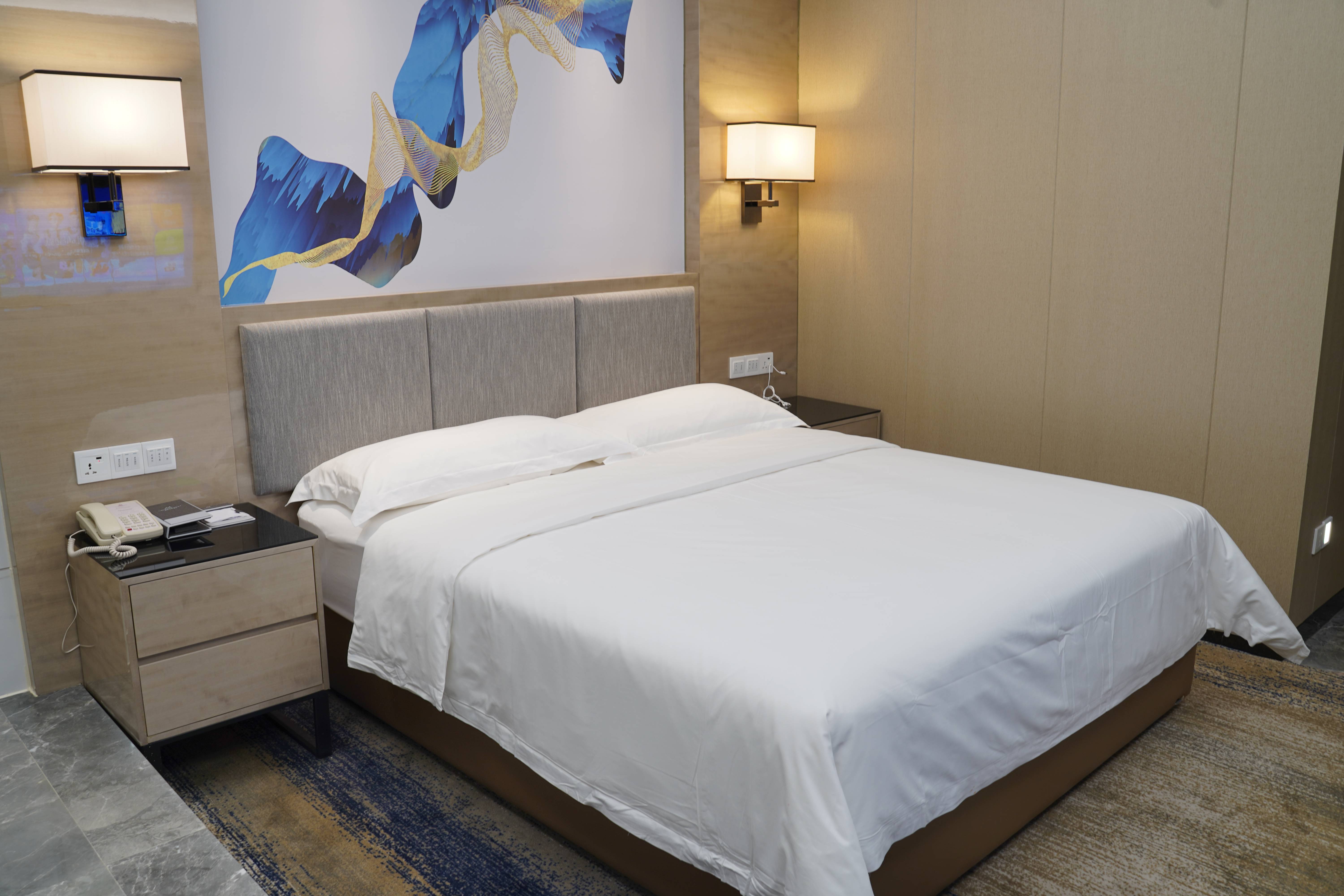 临窗浴缸大床房（悦享空间+观景浴缸+锦江夜景）