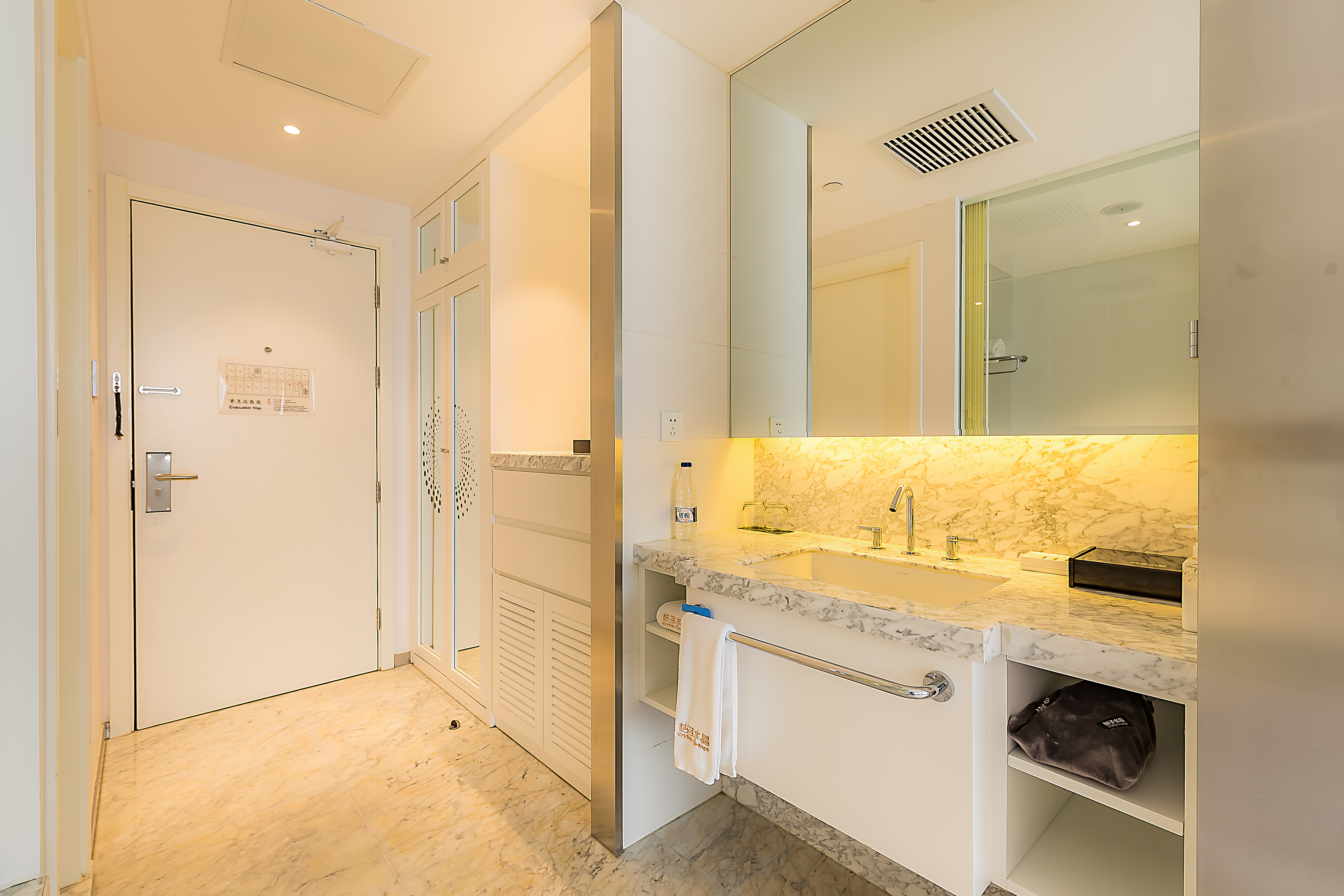 盗梦太空（电视投屏+小冰箱）