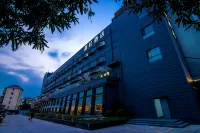 SKYBIRD Hotel (Shanghai Hongqiao Airport & National Exhibition and Convention Center) Hoteles en 