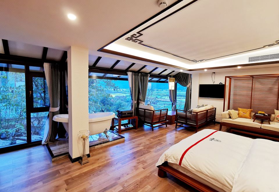 Panorama Luxury Suite (Pool)