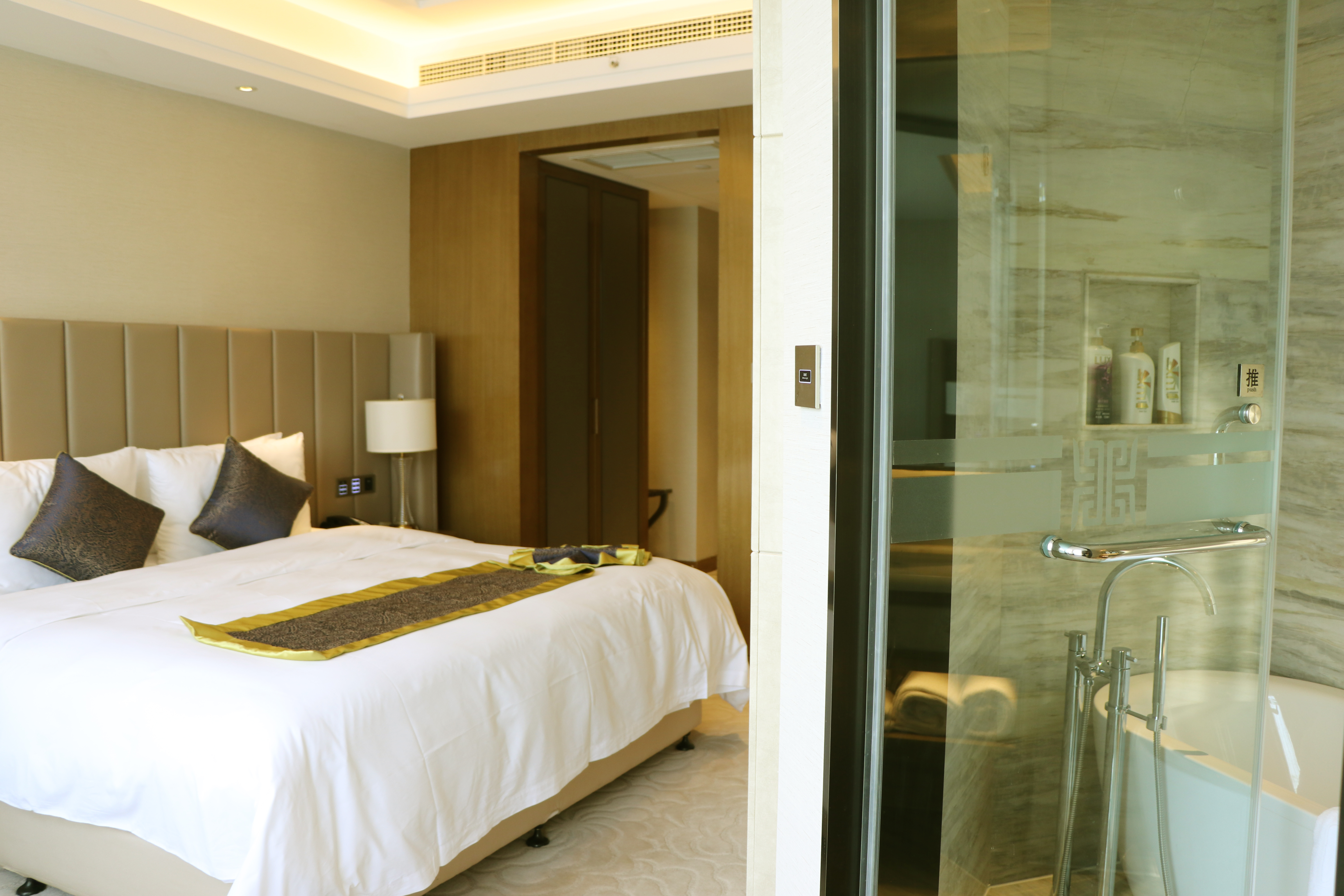 优选特惠大床房