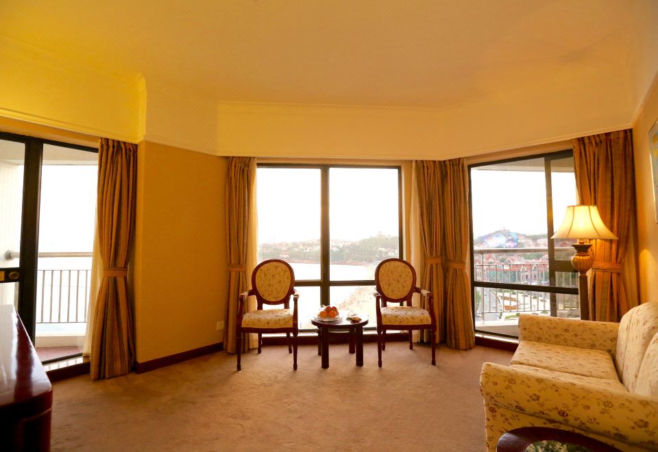 Huiquan Dynasty HotelSea-view Suite