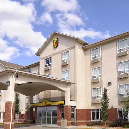 Super 8 by Wyndham High Level AB