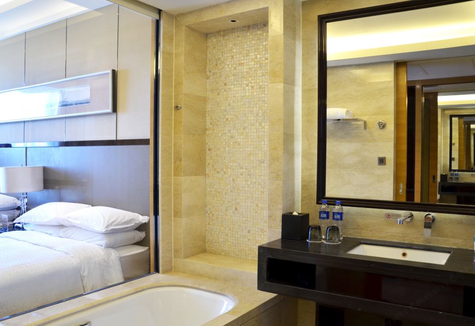 Four Points By Sheraton Langfang GuanDeluxe Room (2 Beds)