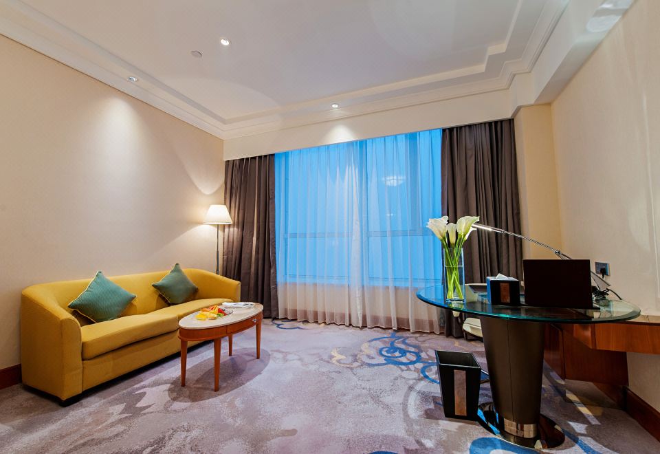 World Trade Winning HotelSuperior Queen Room