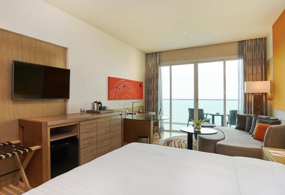 Mövenpick Siam Hotel Na Jomtien PattayaPremium Room With Sea View