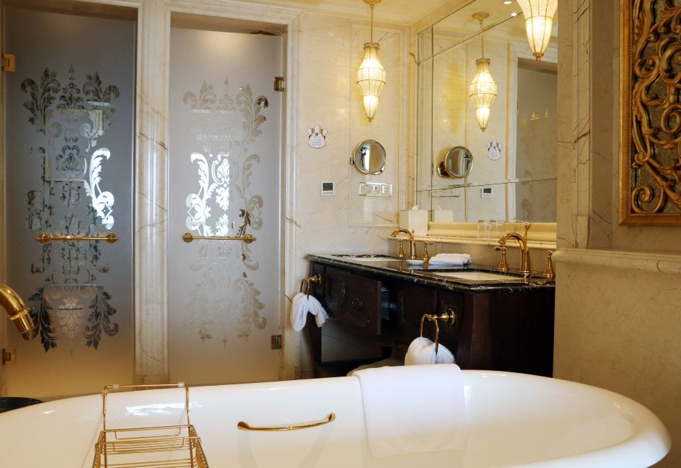 the Castle Hotel, A Luxury Collection HotelDeluxe Room - Sea-View (King bed)