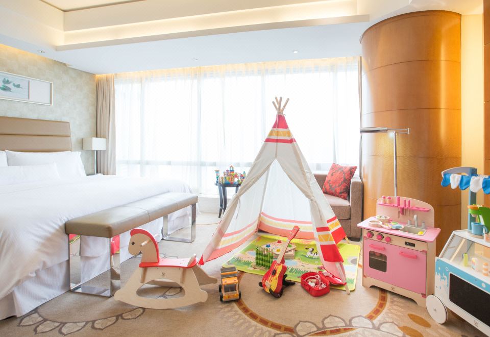 Hape玩具主题宝贝过家家·妙趣玩乐亲子大床房