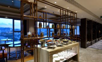 Lakeside Hotel - Housity