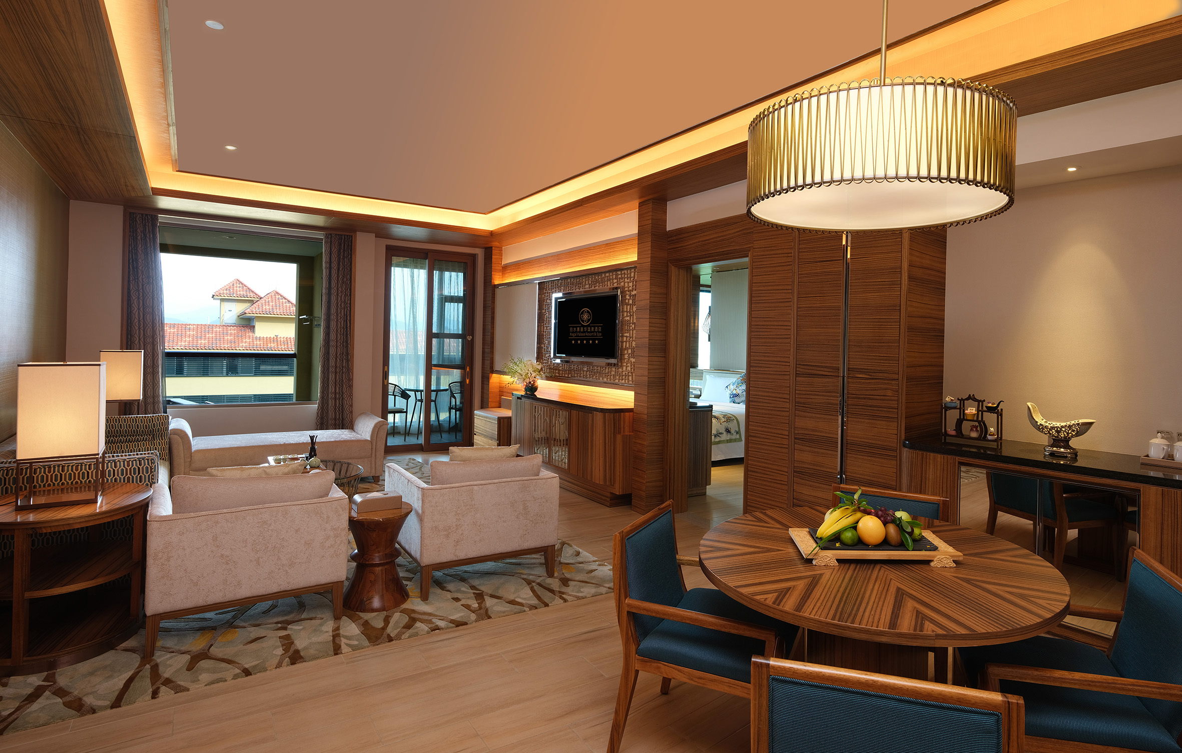 Regal Palace Hot Spring Hotel Guangzhou园景温泉套房-私家泡池-认证温泉水入房-独立浴缸-一室一厅