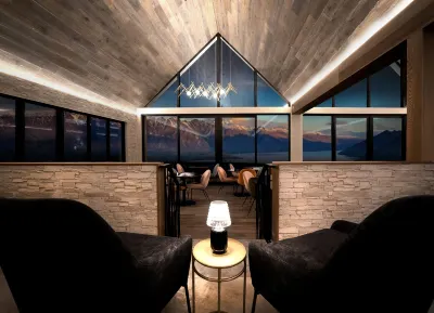 Kamana Lakehouse Hotels in 