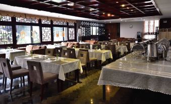 Pingsha Luoyan Resort Hotel