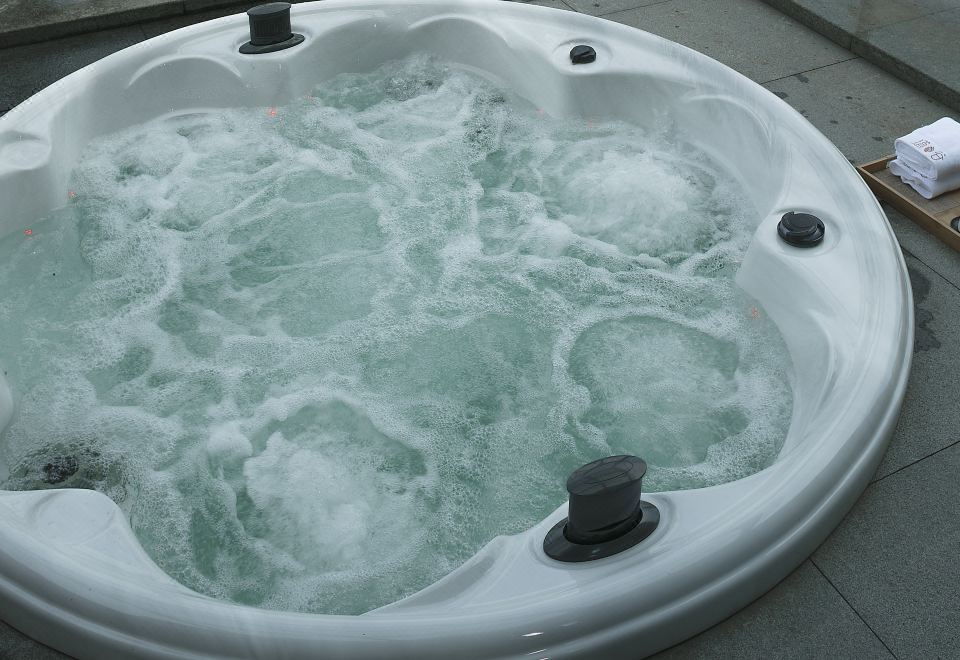 水悦按摩池庭院套房