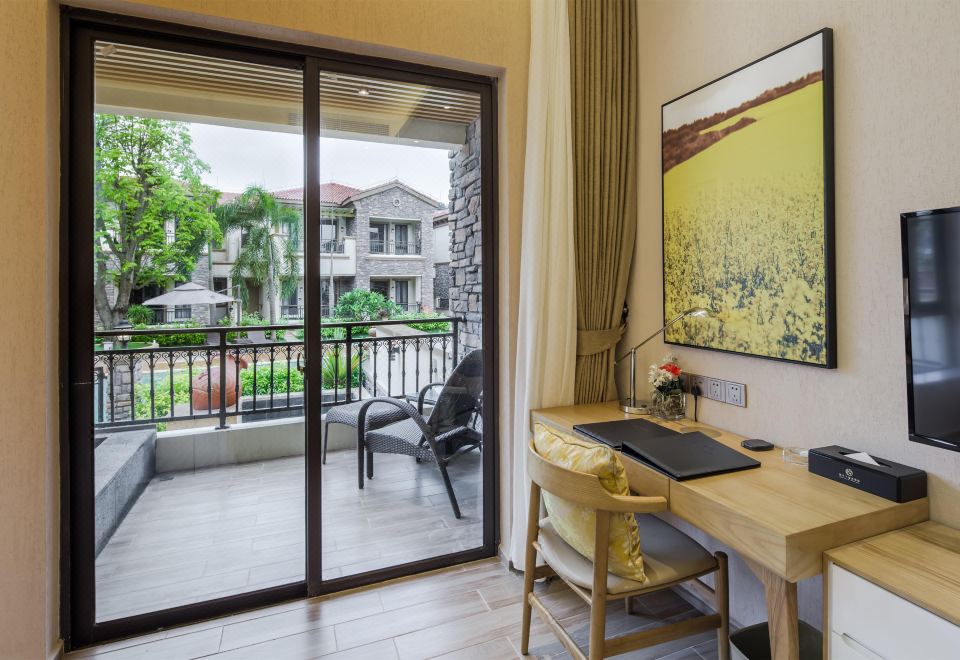 Yuetianxia Hot Spring HotelHydrophilic Hot Spring Twin Suite