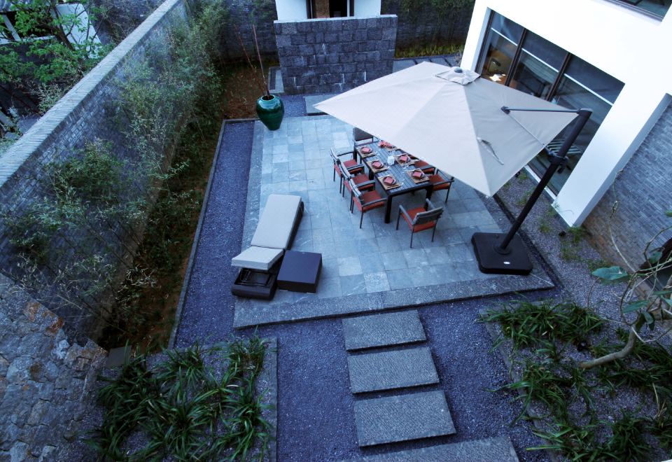 Pullman Lijiang Resort & SpaDeluxe Villa Three Bedrooms