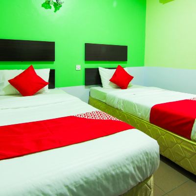 Standard Twin Room Kupon OYO 43962 Ezzy In Hotel