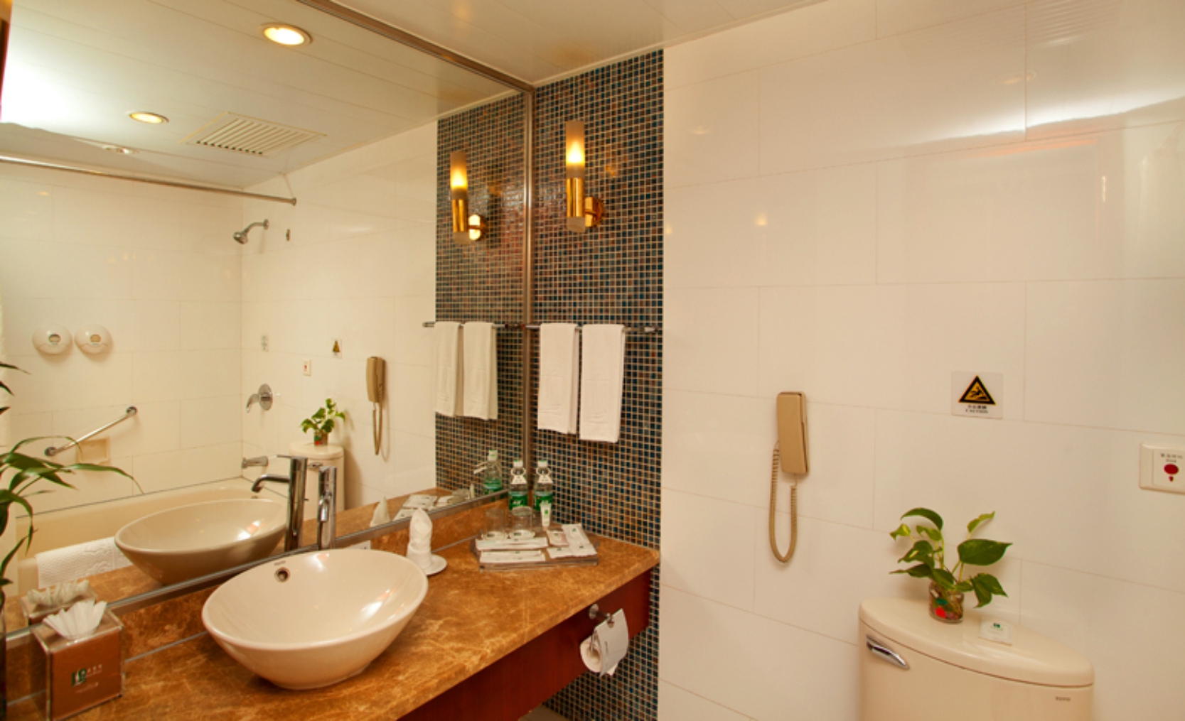 流花舒適大床房