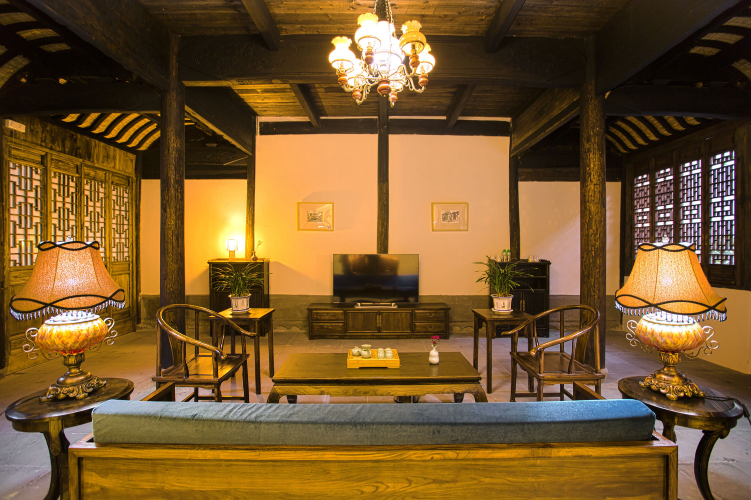 临河独栋·三卧一庭院江南庭院（73号）（绝美雕花床+超大榻榻米+独立厨房）