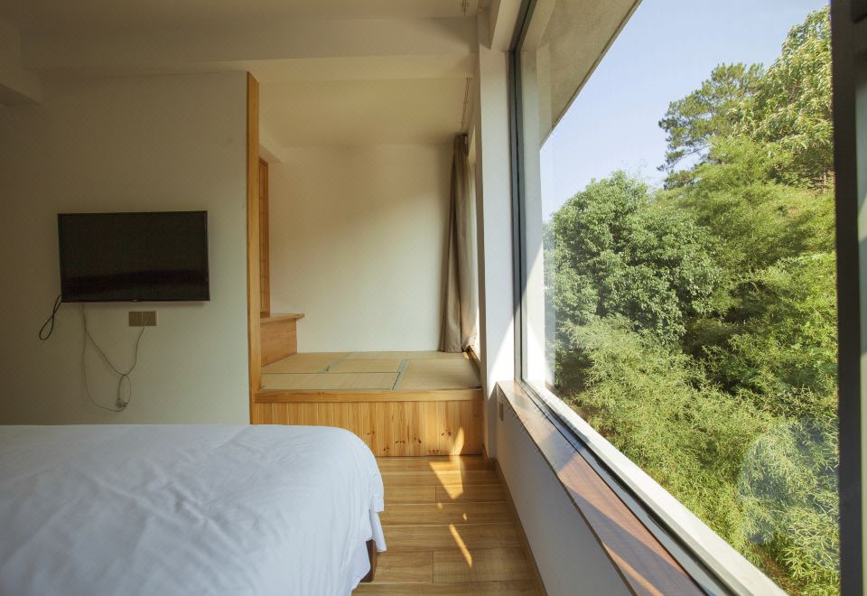 Deluxe Loft Suite