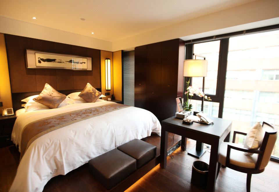 贤悦豪华大床房