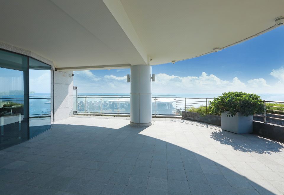 阳台浪漫主义超大海景房（180°海景，带超大阳台）