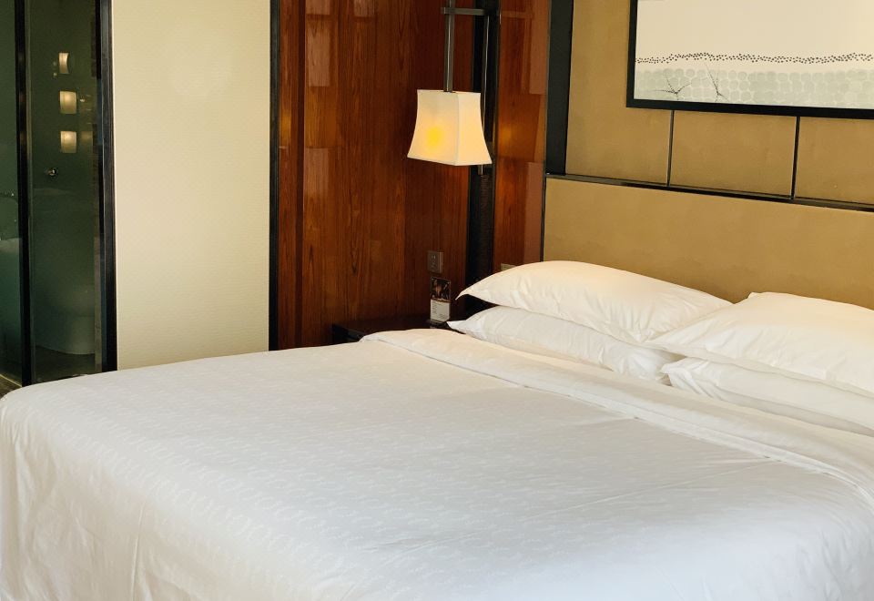 Sheraton Langfang Chaobai River HotelDeluxe Suite