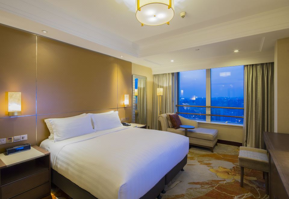 城景楼豪华套房大床