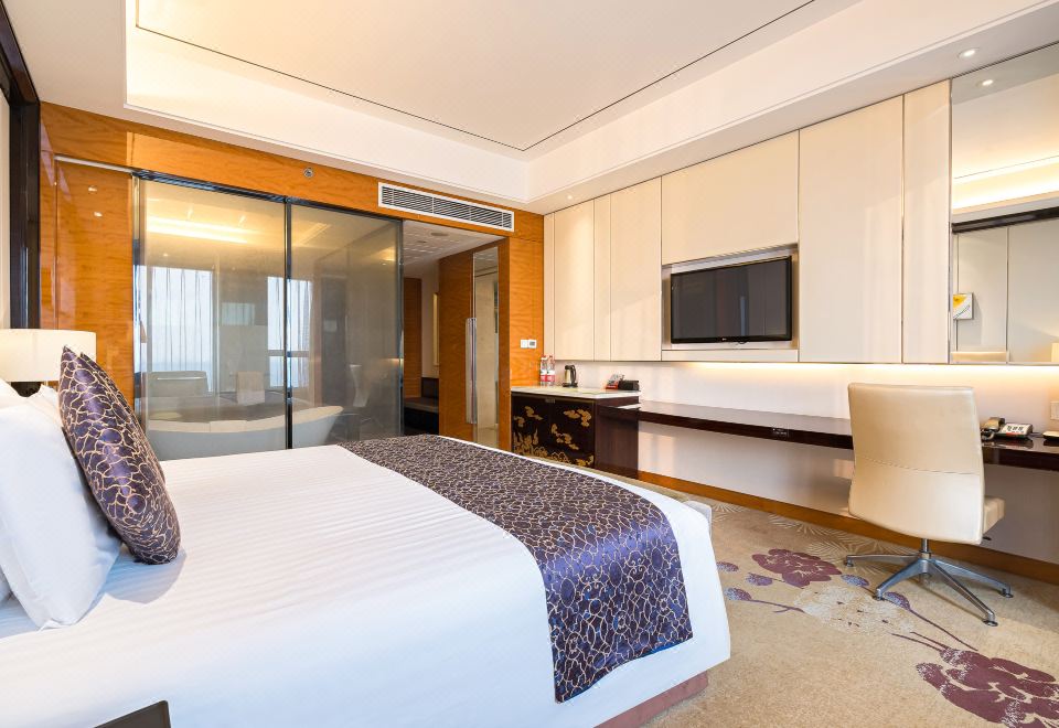 豪華河景大床房