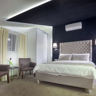 Deluxe Double Room 4ROOMS 4U Promo Code