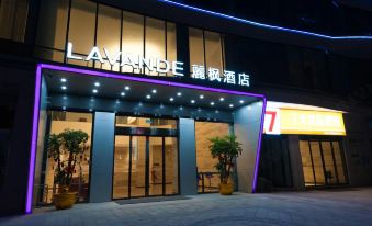 Lavande Hotel (Langzhong Railway Station International Trade City)