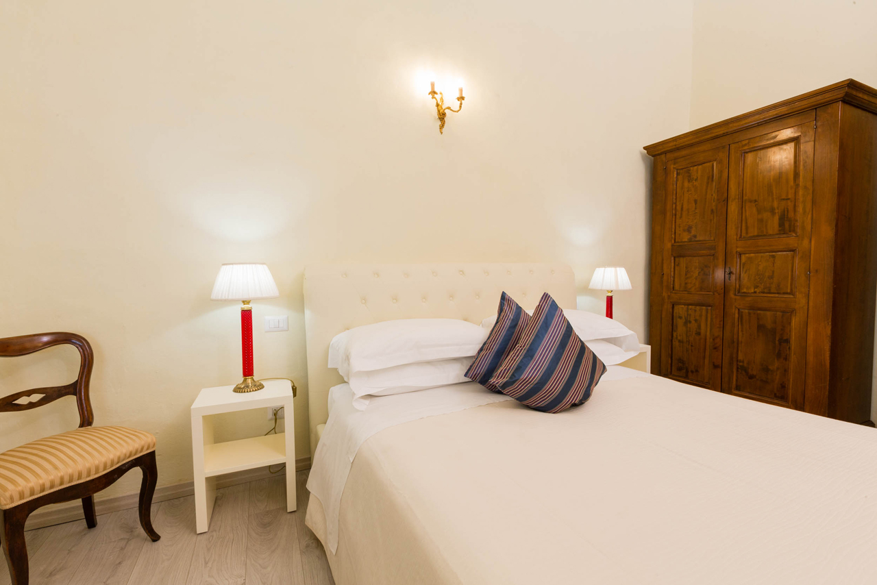 保利纳双人床房