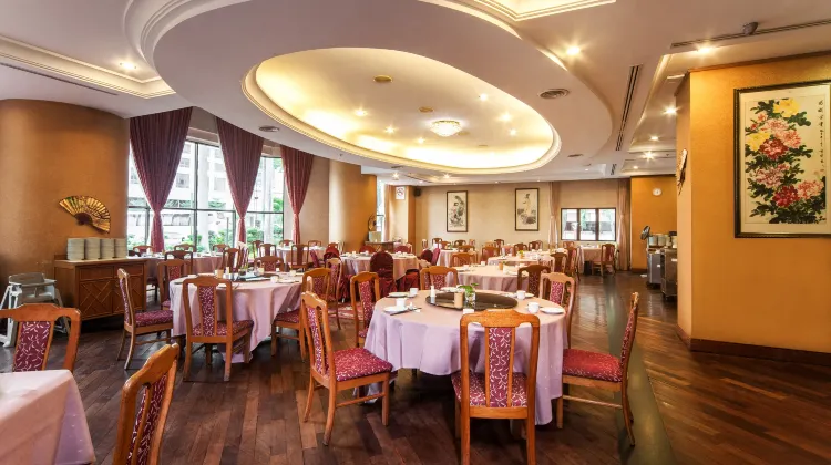 Promenade Hotel Kota Kinabalu food or restaurant