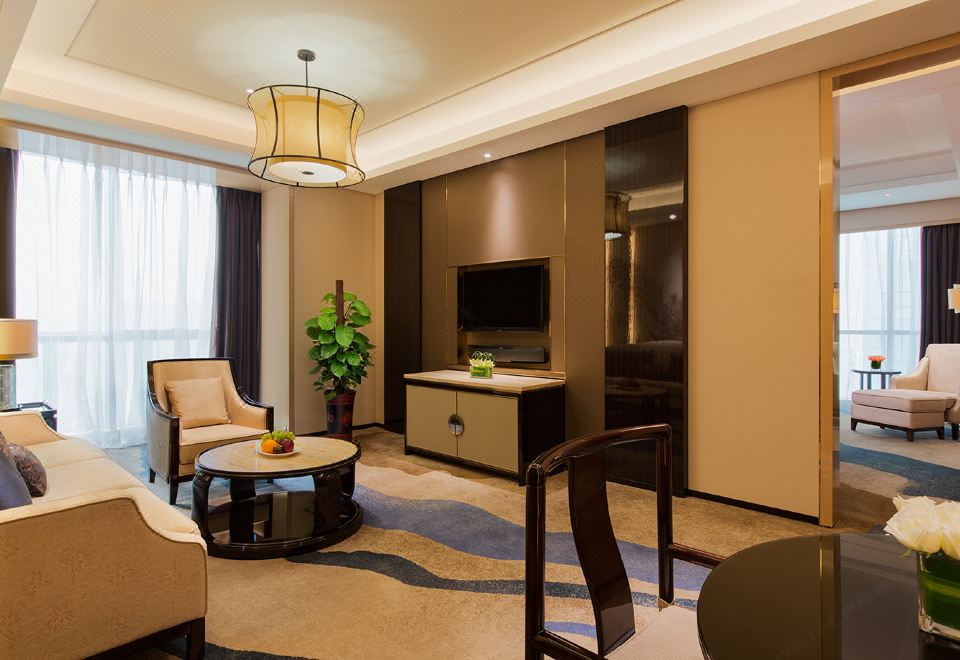 行政套房（繁華街景+加濕凈化一體機+斯林百蘭床墊）