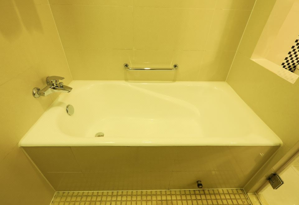 尊贵城景三人房