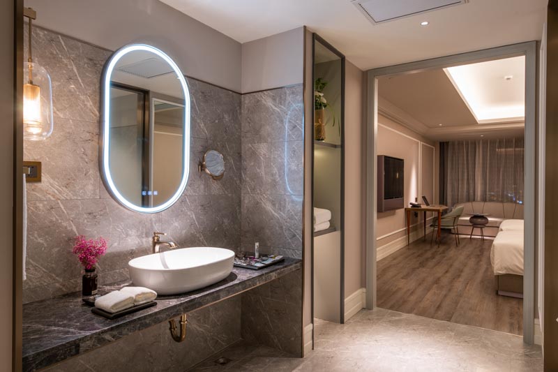 嘉宾双床房（落地窗+小冰箱+投屏电视）