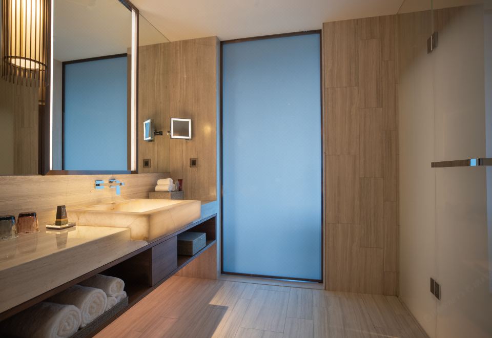 露臺山景家庭套房