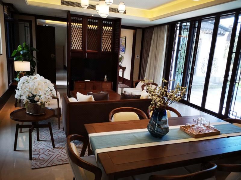 观景四居庭院房