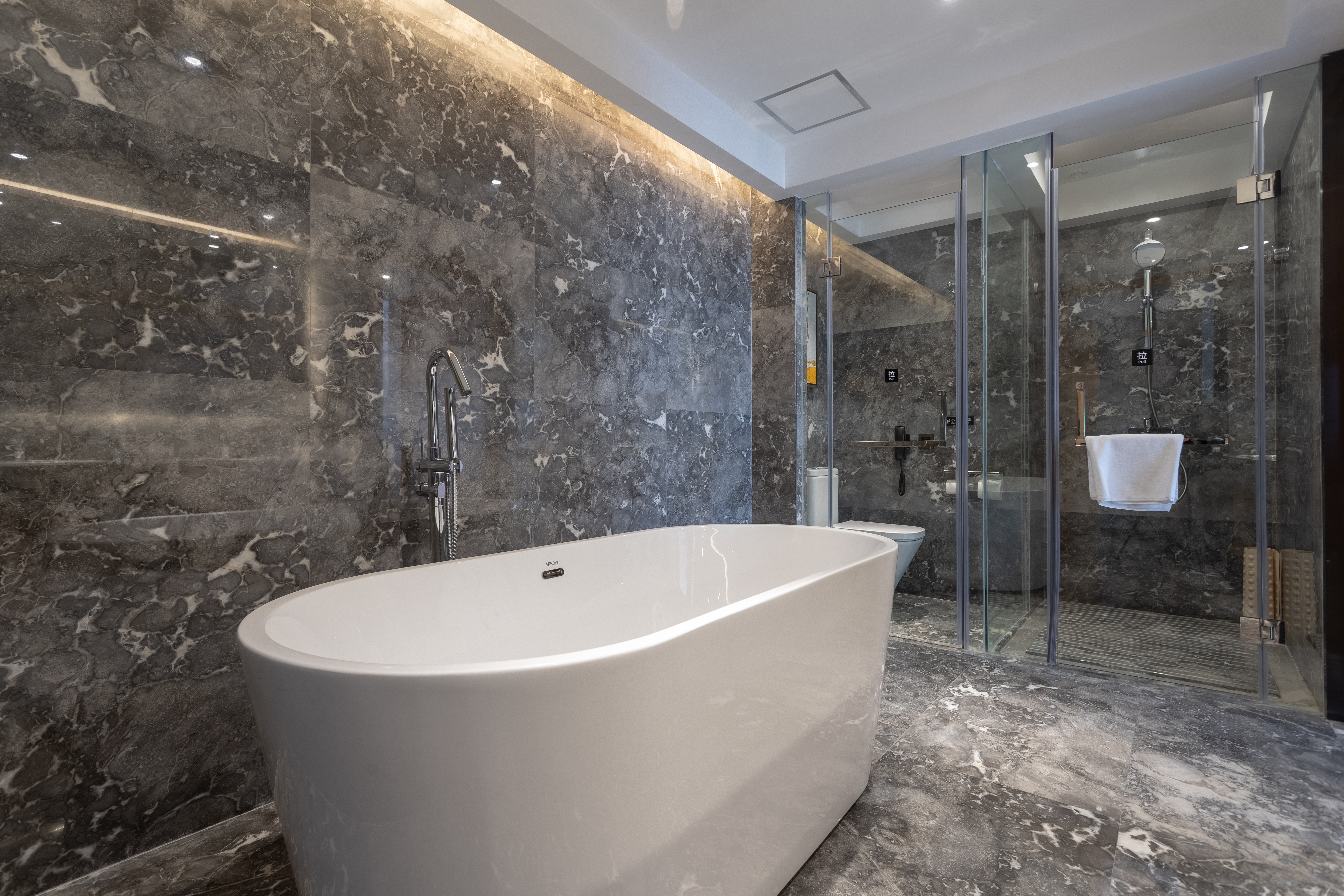 弥香浴缸房|星空夜景+森林氧吧+深泡大浴缸