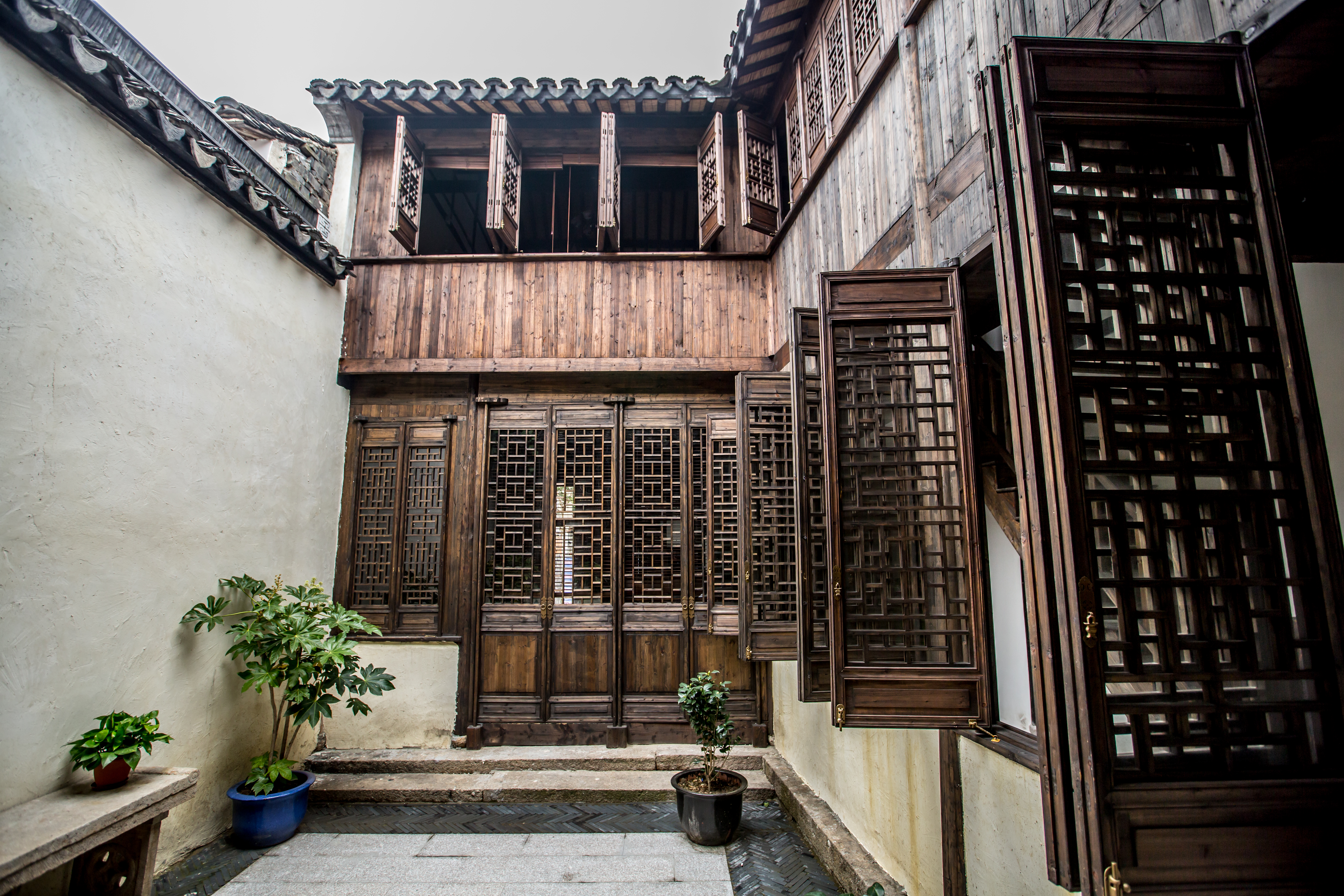 临河独栋·三卧一庭院江南庭院（73号）（绝美雕花床+超大榻榻米+独立厨房）