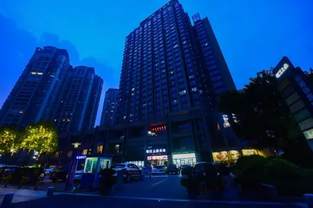 Linjiang Shangpin Apartment (Subway Station Store, Keyun Road, Pazhou Exhibition Center, Guangzhou)