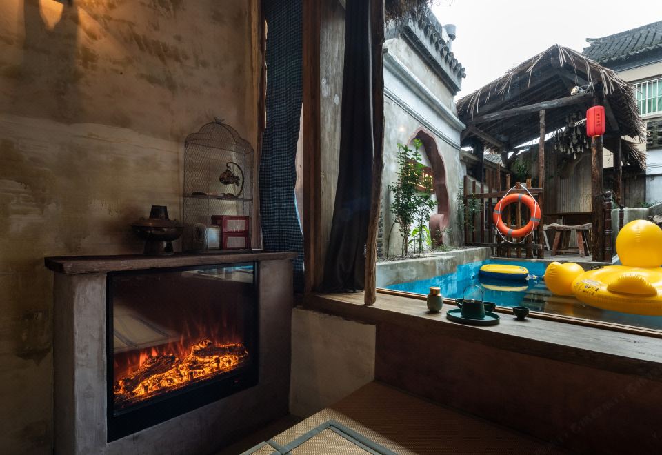 芷诗·地暖私汤房|泳池景+下沉卧室+进口水壶+艺术马桶